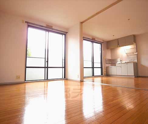 居室・リビング　広々リビングが気持ちい！