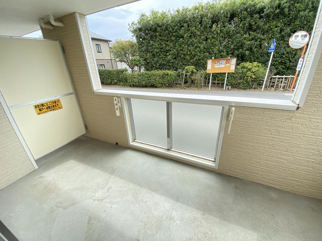 バルコニー　※同間取り類似部屋参考画像です