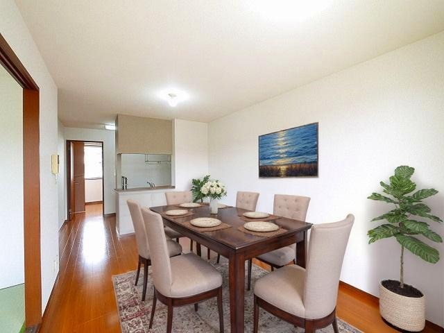 居室・リビング　CGで家具等を配置したもので家具等は含まれません