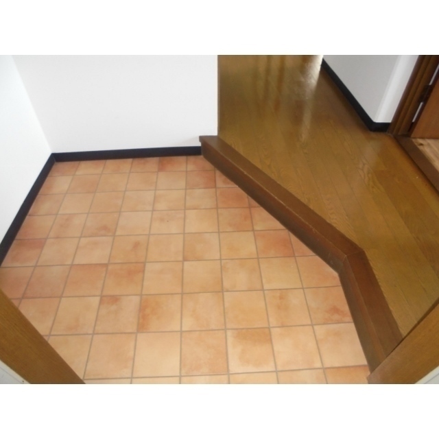 玄関　靴箱設置します