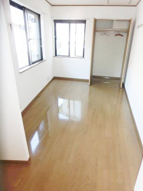 居室・リビング　明るいお部屋です