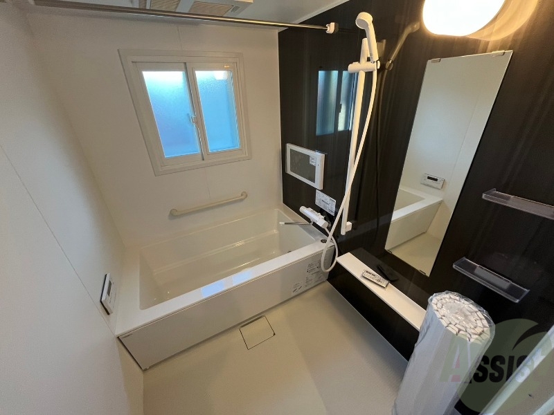 バス・シャワールーム　お風呂になります。一日の疲れを癒してくださいね。