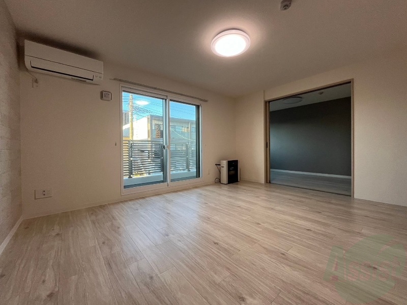 居室・リビング　広々としたリビングですね。使い勝手がよさそうですね！