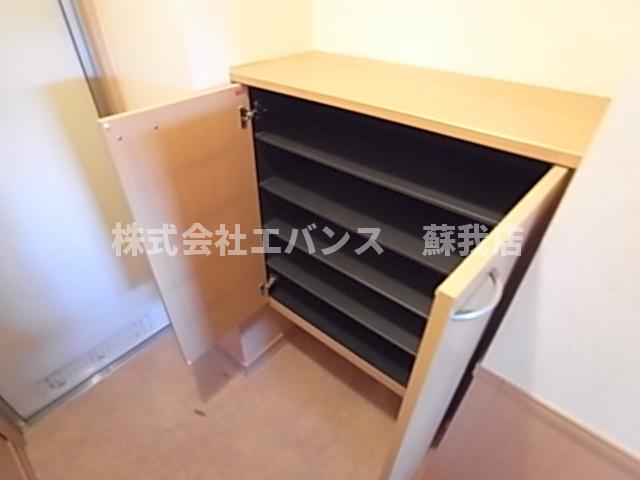 エントランス　シューズボックス付きです
