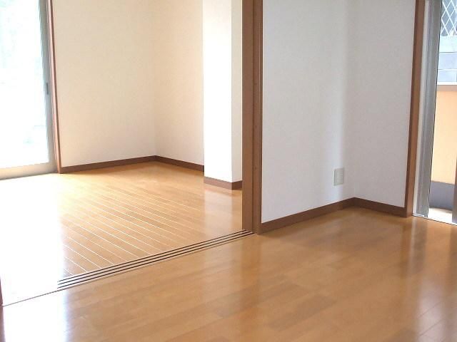 居室・リビング　明るく広いお部屋