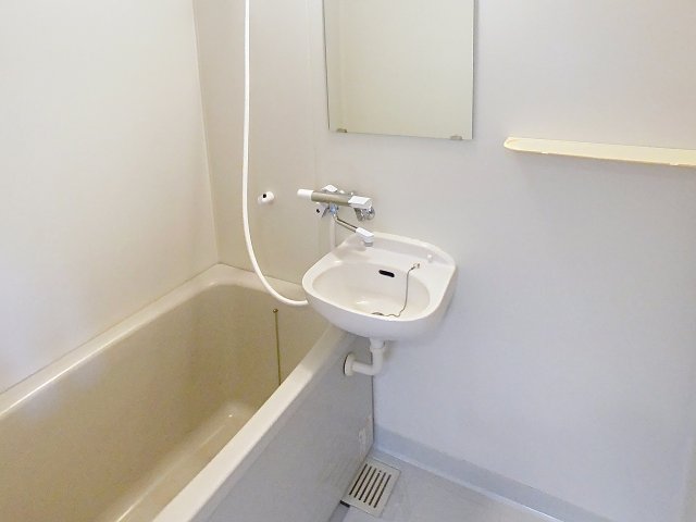 バス・シャワールーム　2025年11月撮影※現況を優先します