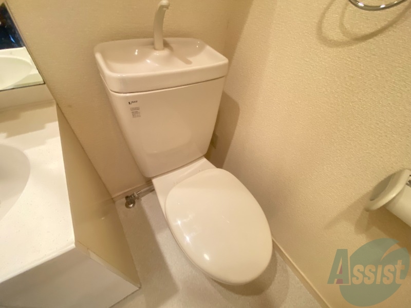 トイレ　トイレとお風呂が別なので清潔に使えて嬉しいですね。