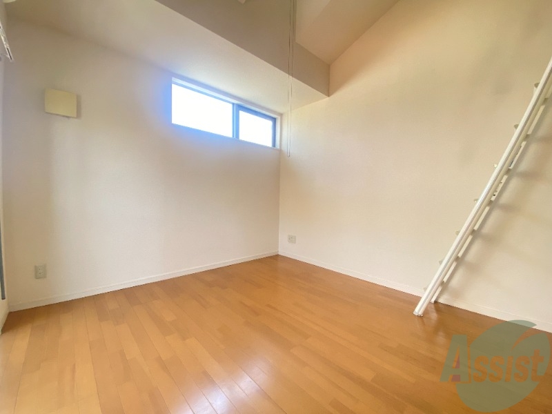 居室・リビング　洋室の写真を撮影しました。明るい印象を受けますね。