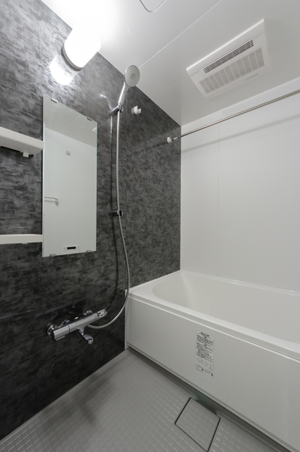 バス・シャワールーム　※写真は同タイプ住戸です。