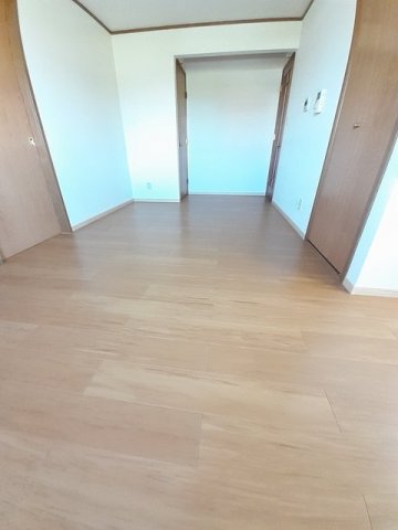 居室・リビング　こちらのリビングで趣味の時間をお楽しみください