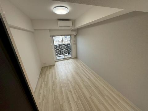 居室・リビング　室内