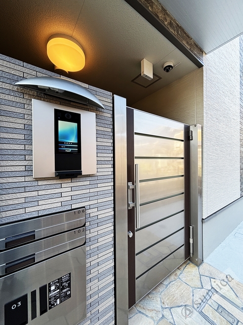 エントランス　オートロック・防犯カメラ完備♪♪