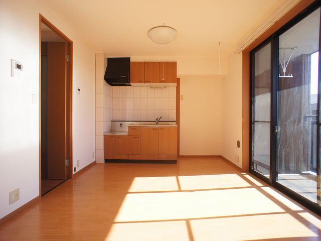 居室・リビング　快適に過ごせるエアコンが付いています♪