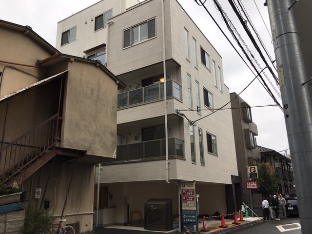 建物外観　５階建ての賃貸マンション