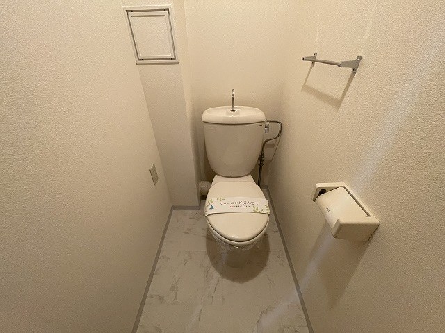 トイレ　※別号室の写真使用中