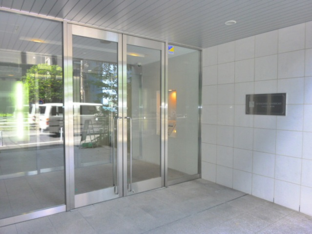 エントランス　清潔なエントランスです