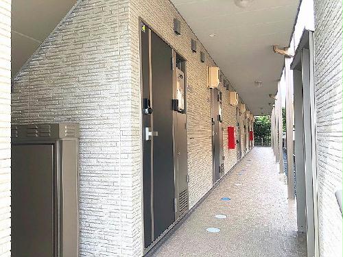 玄関　設備仕様は号室により異なる為、現況を優先とします。