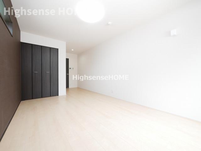 居室・リビング　こちらのリビングで趣味の時間をお楽しみください