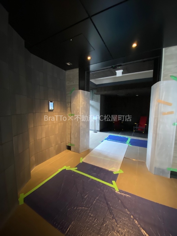 エントランス　マンション共用部分（オートロック付き）