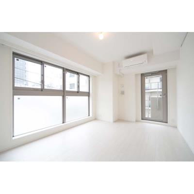 居室・リビング　※別部屋の参考写真です。