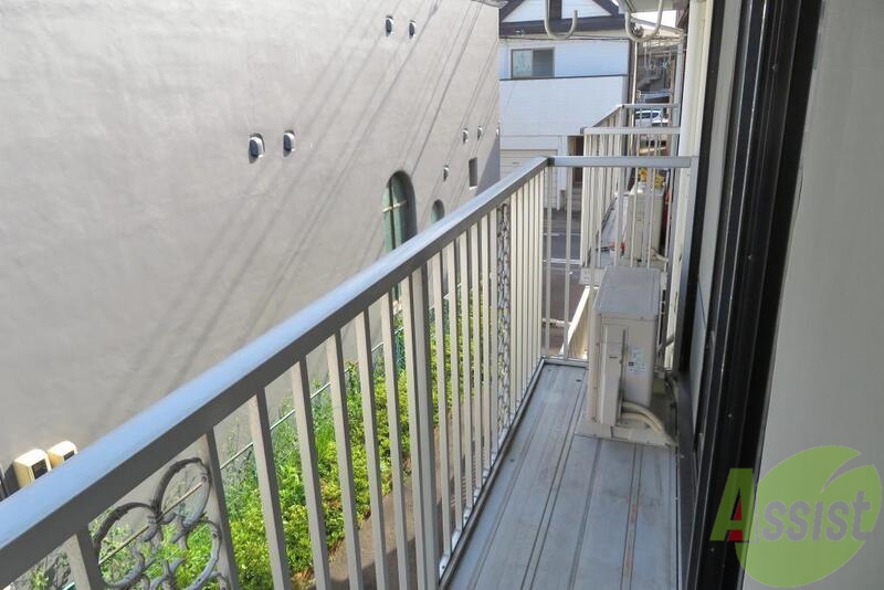 バルコニー　バルコニーは陽当良好でお洗濯もはかどりそうです