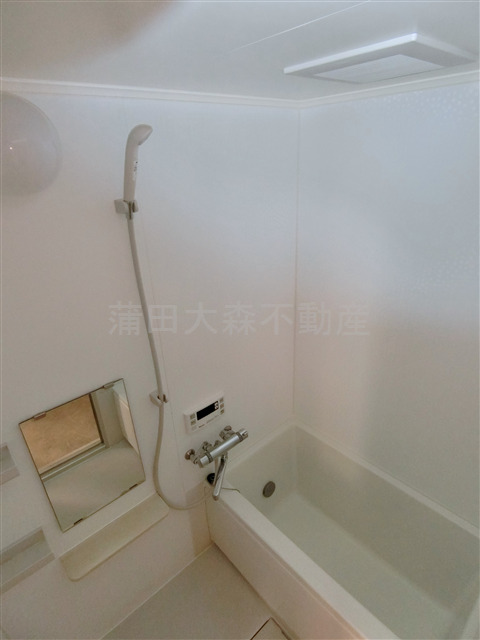 バス・シャワールーム　オートバスと追焚機能付きのお風呂