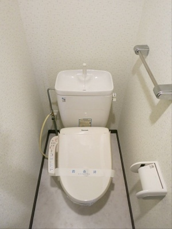 トイレ　※同仕様写真含む