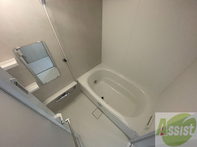 バス・シャワールーム　お風呂になります。一日の疲れを癒してくださいね。