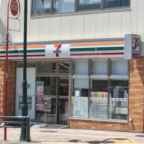 コンビニ　セブンイレブン（コンビニ）まで96m