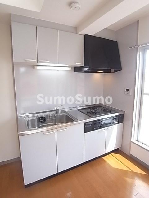 キッチン　コンパクトなキッチンで掃除もラクラク