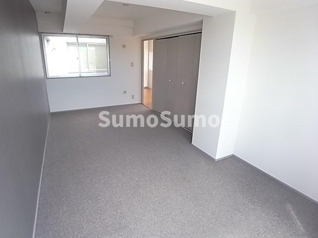 その他部屋・スペース　広くて明るい寝室