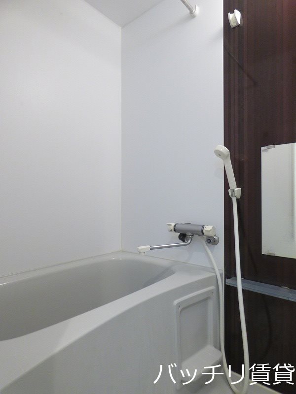 バス・シャワールーム　同型タイプの為、現状を優先致します。