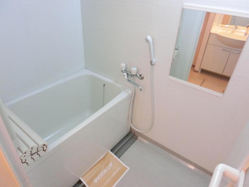 バス・シャワールーム　同タイプの写真です。