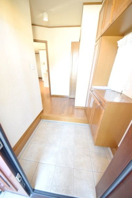 玄関　★広々とした玄関です★