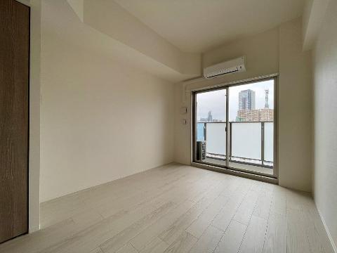 居室・リビング　室内