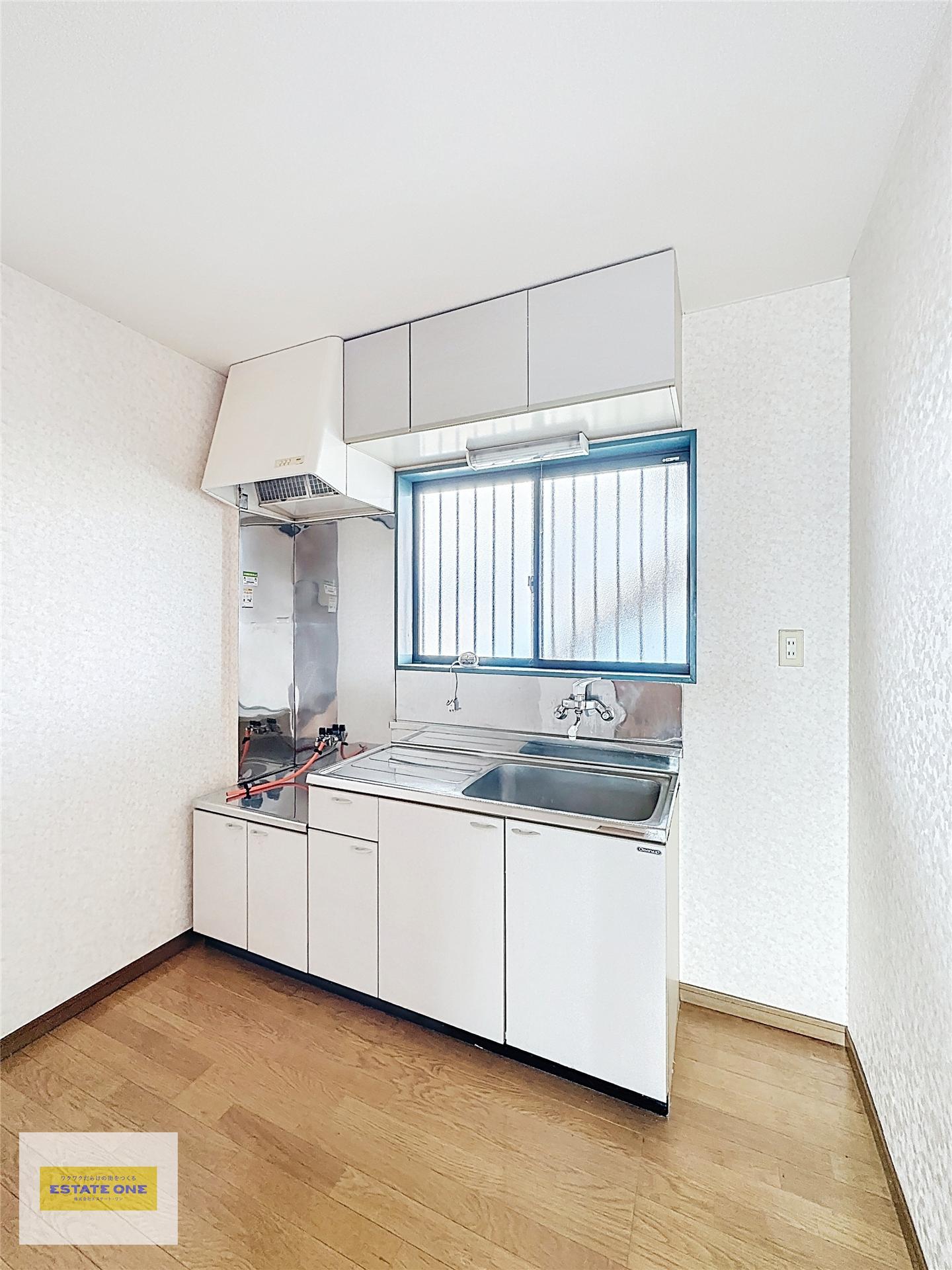 キッチン　吊戸棚付きのキッチン◎