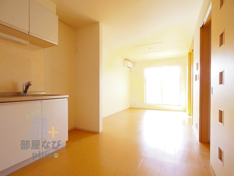 居室・リビング　※他号室写真です