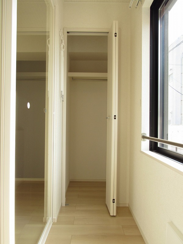 バルコニー　インナーバルコニー+収納付き