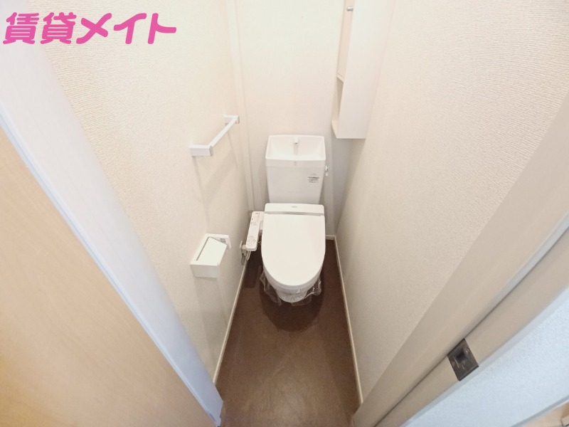 トイレ　同タイプ部屋写真です。