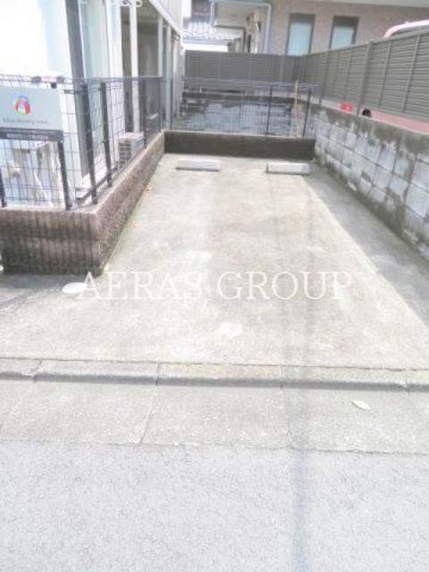 駐車場　敷地内駐車場