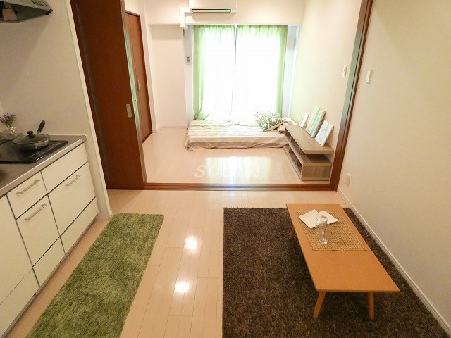 居室・リビング　洗練された清潔感漂う清楚な仕上がり