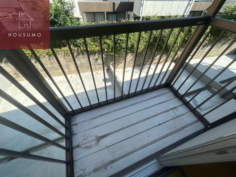 バルコニー　同施工会社・同型モデルの室内です。（参考写真・イメージ写真）