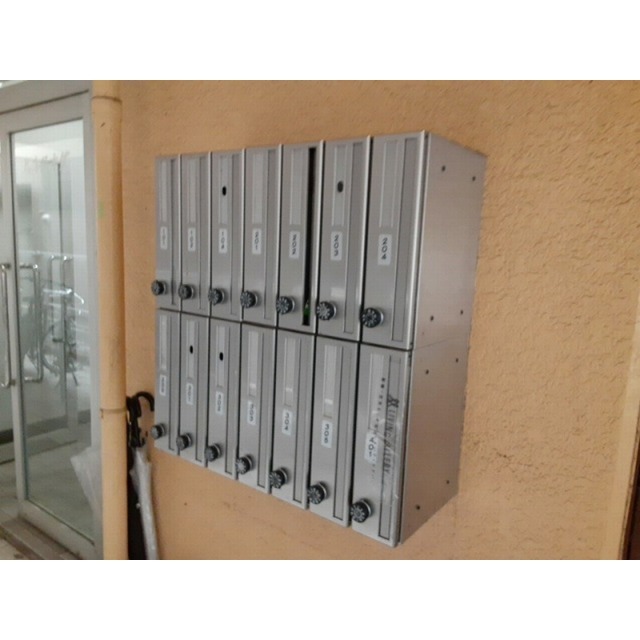 エントランス　メールボックス