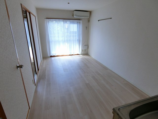 居室・リビング　別号室参考写真