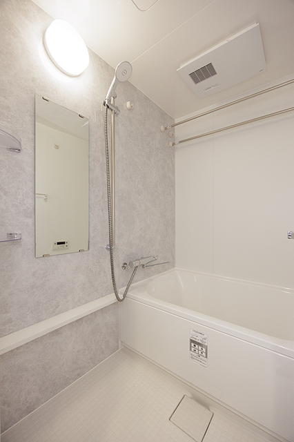 バス・シャワールーム　※写真は同タイプ住戸です。