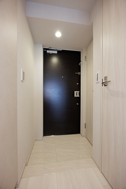 玄関　※写真は同タイプ住戸です。