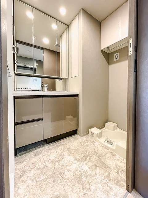 洗面設備　※写真は同タイプ住戸です。