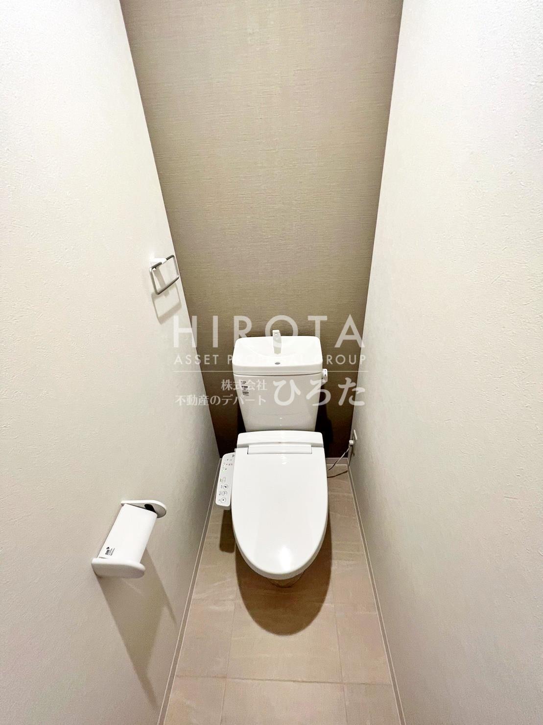 トイレ　※モデルルーム写真の為、入居時家具・備品等はついてきません※