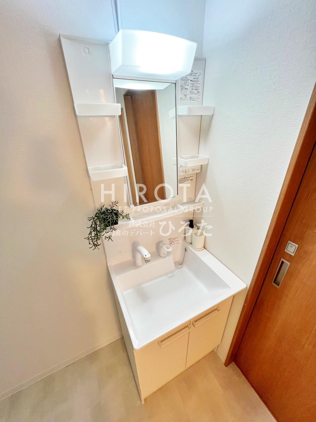 洗面設備　※モデルルーム写真の為、入居時家具・備品等はついてきません※