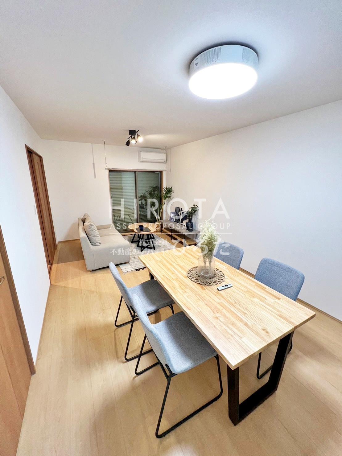 居室・リビング　※モデルルーム写真の為、入居時家具・備品等はついてきません※